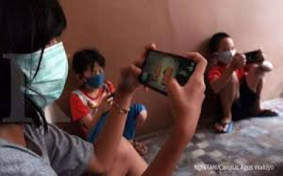 Umumnya Orang Tua Siswa Tidak Setuju Anaknya Bawa HP ke Sekolah