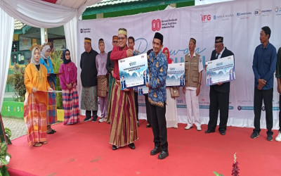 Semarak HUT RI ke-80, SMPN 28 Satap Salenrang Terima Bantuan Renovasi  Pagar dari Relawan Bakti BUMN Batch VIII