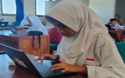SMPN 28 Satap Satap Salenrang Laksanakan Simulasi ANBK Tahun 2025
