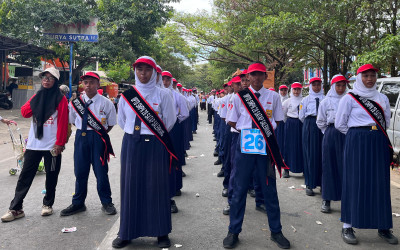 Paskibra SMPN 28 Satap Salenrang Ikut Meriahkan  Gerak Jalan Indah Antar Pelajar Kabupaten Maros Tahun 2025